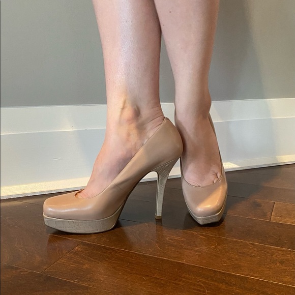 Nine West Nude Leather Platform Pumps - Picture 2 of 9